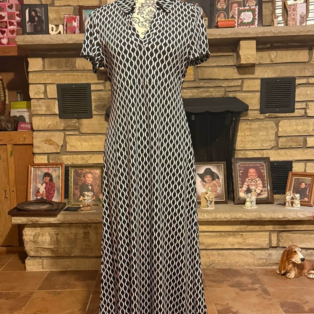 MSK Elegant Black and White Patterned Dress